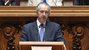 Jose-Ribeiro-e-Castro-at-the-Portuguese-parliament-e1373619144519-965x543