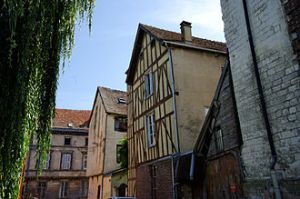 330px-Old_Jewish_Area_Troyes_of_Rachi_France